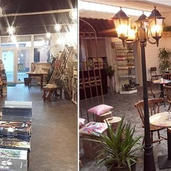 Jaune - Librairie & Café