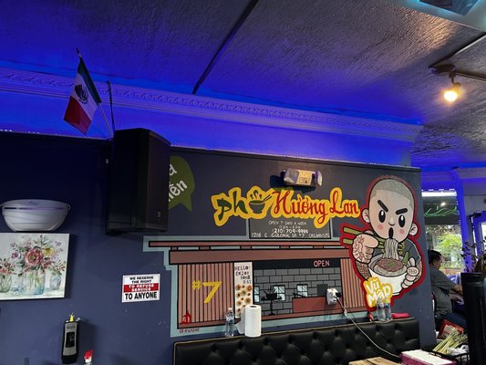 Pho Huong Lan by null