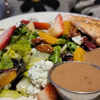 BJ's Restaurant & Brewhouse - New American Near Me - Downey, California