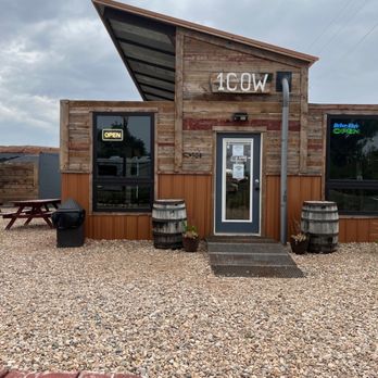 1 Cow - Burgers Near Me - Ten Sleep, Wyoming