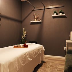 Family Club Massage & Facial