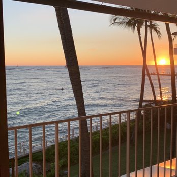 La Mer - Beautiful view at sunset! - French Near Me - Honolulu, Hawaii La Mer - Beautiful view at sunset! - French Near Me - Honolulu, Hawaii