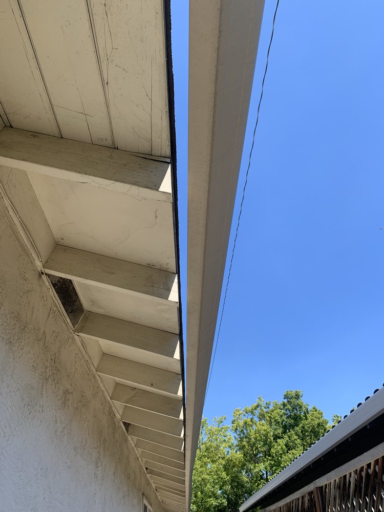 Slide of LFG Roofing