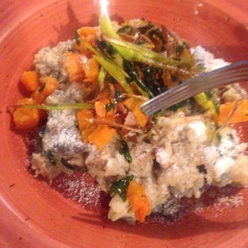 Fucsia - Risotto de hongos, parmesano, calabaza, frutos secos y ajetes. De 10. - Modern European Near Me - Barcelona, B Fucsia - Risotto de hongos, parmesano, calabaza, frutos secos y ajetes. De 10. - Modern European Near Me - Barcelona, B