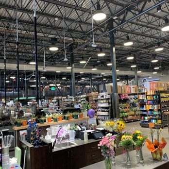 Raley's O-N-E Market - Cavernous...in a good way - Grocery Near Me - Truckee, California