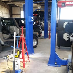 Car Heart Autocare - Our Bays are positioned to give our mechanics the most room and to maximize efficiency.