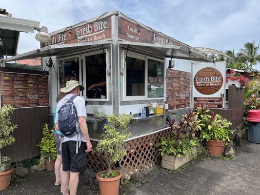 Fresh Bite Farm To Beach by null