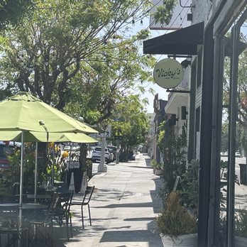 Vicky's All Day - Outside - Breakfast & Brunch Near Me - Los Angeles, California