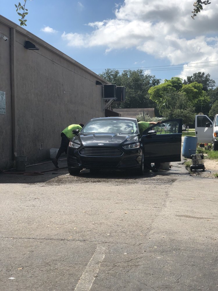 BLADES N’ FADES Barbers 1205 NE 163rd St, North Miami
