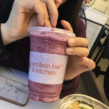 Protein Bar & Kitchen - Bikini Smoothie (not that good) - New American Near Me - Chicago, Illinois