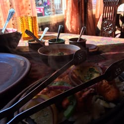 Ekstra god og ekstra sterk Tandoori Tikka Masala kyllingrett. ( med mangolassi til drikke )