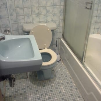 The Farrington Inn - Bathroom!!! - Hotels Near Me - Allston, Massachusetts The Farrington Inn - Bathroom!!! - Hotels Near Me - Allston, Massachusetts