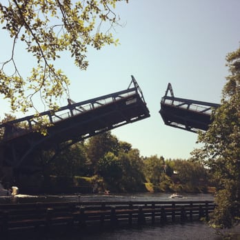 Burke-Gilman Trail - Fremont bridge opening for some sail boats. - Parks Near Me - Seattle, Washington