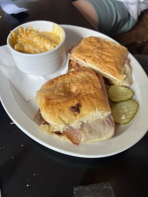 Milwaukee Street Tavern by null