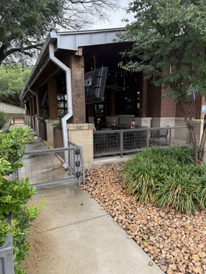 Pluckers Wing Bar by null