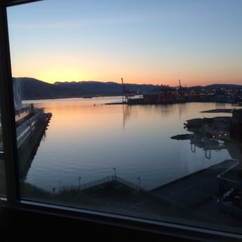 Fairmont Waterfront - Partial Harbor View room - Hotels Near Me - Vancouver, British Columbia