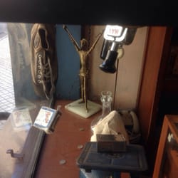 Almacen La Candelaria - Botines sacachispa en la vidriera