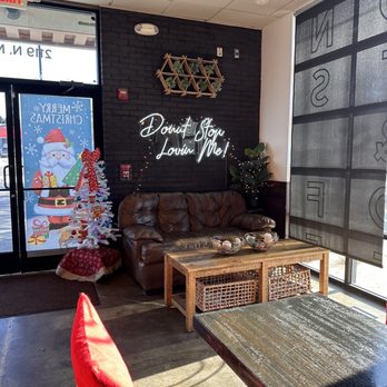 The Glazy Donut - Inside sitting area - Coffee & Tea Near Me - El Paso, Texas The Glazy Donut - Inside sitting area - Coffee & Tea Near Me - El Paso, Texas