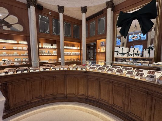 Debauve & Gallais by null