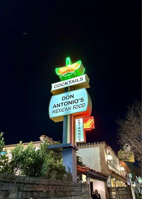 Don Antonio's by null