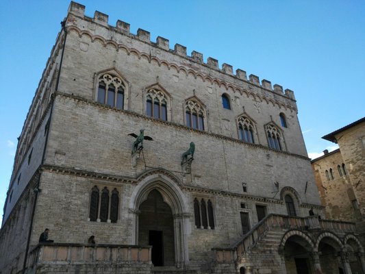 Palazzo dei Priori by null