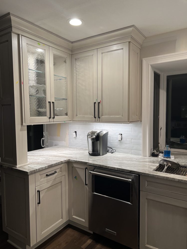 MORICHES GLASS & MIRROR Updated September 2024 12 Center Ct, Center