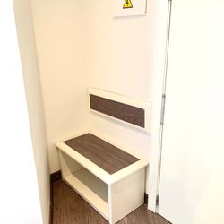 Sol Principe - Corner Nook By Door