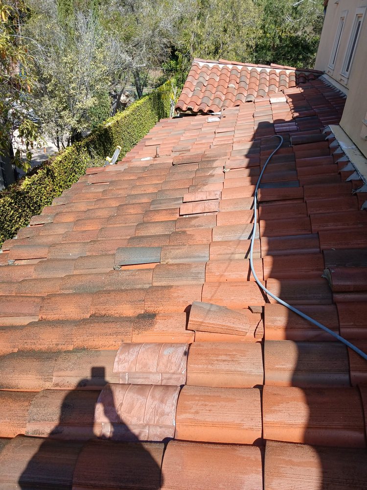 Slide of Cali Roof Cleaning