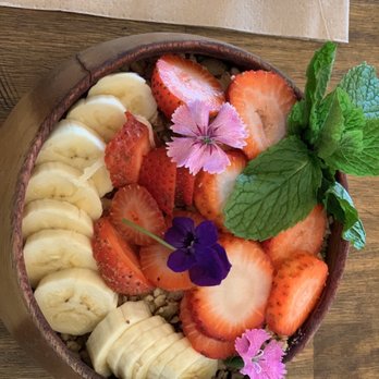 Aa Roots Maui - The most beautiful açaí bowl I've ever seen. And it was so delicious!! - Vegan Near Me - Lahaina, Hawaii