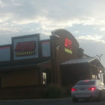 Logan's Roadhouse - Side of building - Steakhouses Near Me - Bryant, Arkansas