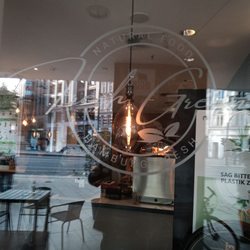 Fresh Green - Fresh Green: great sandwiches and salads with also vegan and vegetarian options.