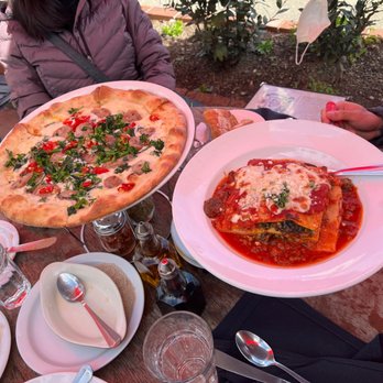 Il Posto Trattoria - Salsiccia pizza and lasagna - Italian Near Me - Napa, California Il Posto Trattoria - Salsiccia pizza and lasagna - Italian Near Me - Napa, California