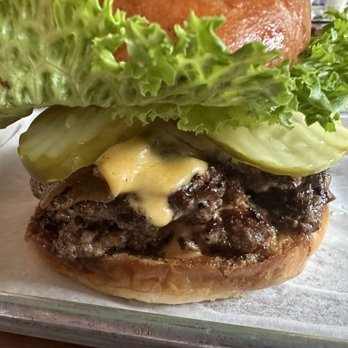 Beardslee Public House - Double Smashburger - Breweries Near Me - Bothell, Washington