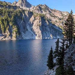 Snow Lake - Instagram: @telephonesmoothie