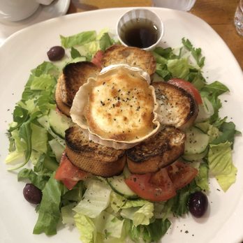 Chez Temporel - Chèvre salad - French Near Me - Quebec City, Quebec