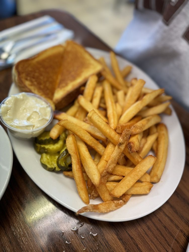 Voula's Offshore Cafe