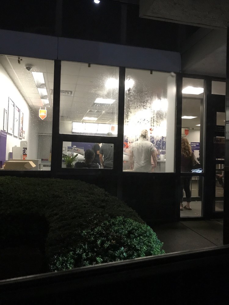 FEDEX SHIP CENTER 10 Photos & 55 Reviews 100 Redneck Ave, Moonachie