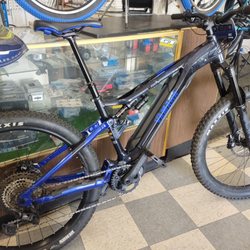J & M Bike Shop - Yamaha E Bike