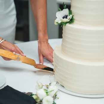 Butter Cake Shoppe - Bakeries Near Me - Los Feliz, California