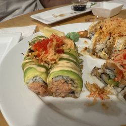 Island Sushi - Tuna Avocado Roll