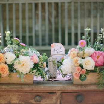 Amorology Weddings - Gorgeous sweetheart table - Wedding Planning Near Me - San Marcos, California Amorology Weddings - Gorgeous sweetheart table - Wedding Planning Near Me - San Marcos, California