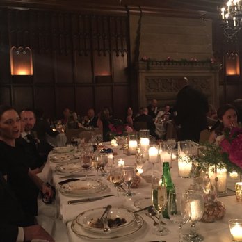 Flowers For Dreams - Candles and lanterns on the head table - Florists Near Me - Chicago, Illinois