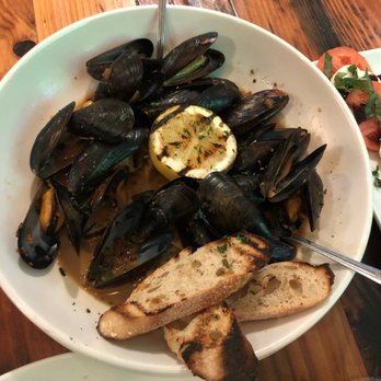 Chill 443 - Mussels lemon butter sauce - New American Near Me - Niagara Falls, New York