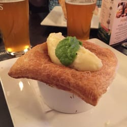 PJ Gallagher's Sports Bar & Bistro - Guinness stew pie thing. SO MUCH YUM!