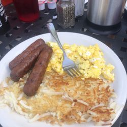 Glenda Jean’s - Scrambled eggs, link sausages, home, fries