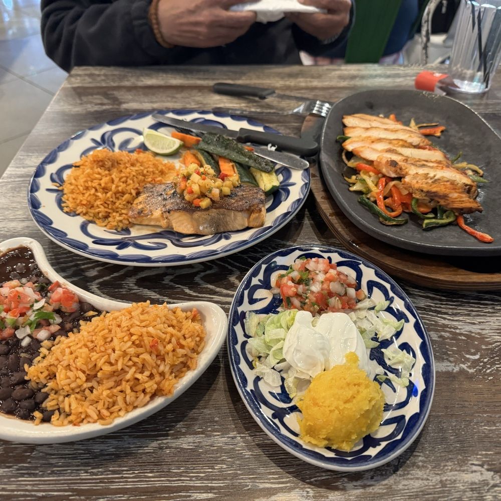 Chevys Fresh Mex - Mexican Near Me - South San Francisco, California