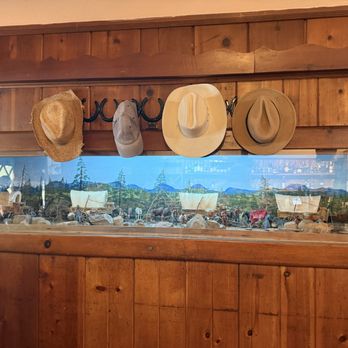 Johnny McNally’s Fairview Lodge - American Near Me - Kernville, California