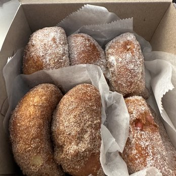 Leonard's Bakery - Bakeries Near Me - Honolulu, Hawaii Leonard's Bakery - Bakeries Near Me - Honolulu, Hawaii