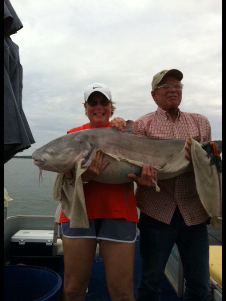 JOHNNYS CATFISHING GUIDES 200 Rainbow Trail, West Tawakoni, Texas