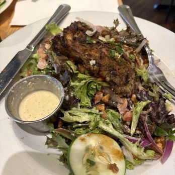 Uahi Island Grill - Steak salad - Hawaiian Near Me - Kailua, Hawaii